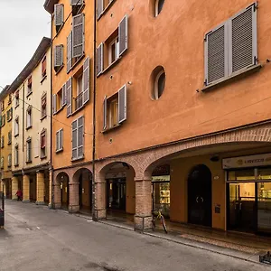 Sotto I Portici Di Via Pietralata By Wonderful Italy Bologna